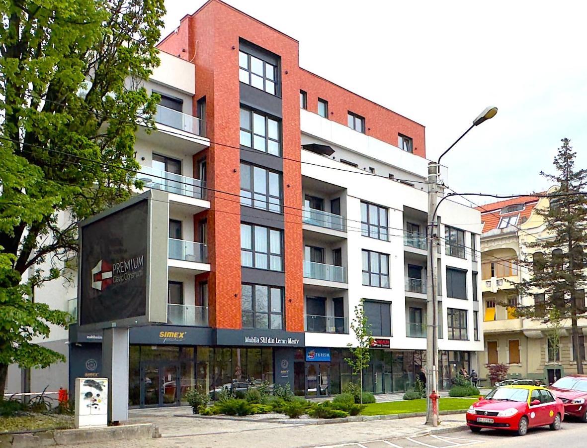 Enjoy The Light ! Central Space Oradea Exterior foto